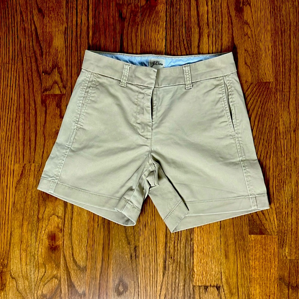 J crew shorts size 00 no rips tears or stains functional pockets
